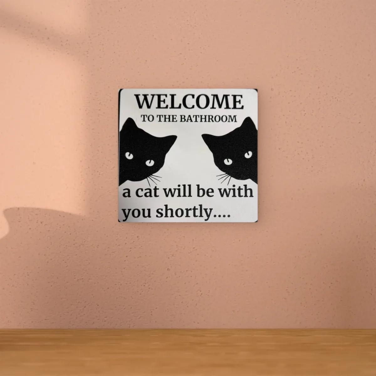Wohnbeispiel (Symbolbild): Schild „Welcome to the bathroom“